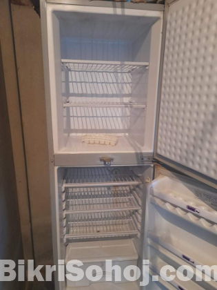 Walton Fridge